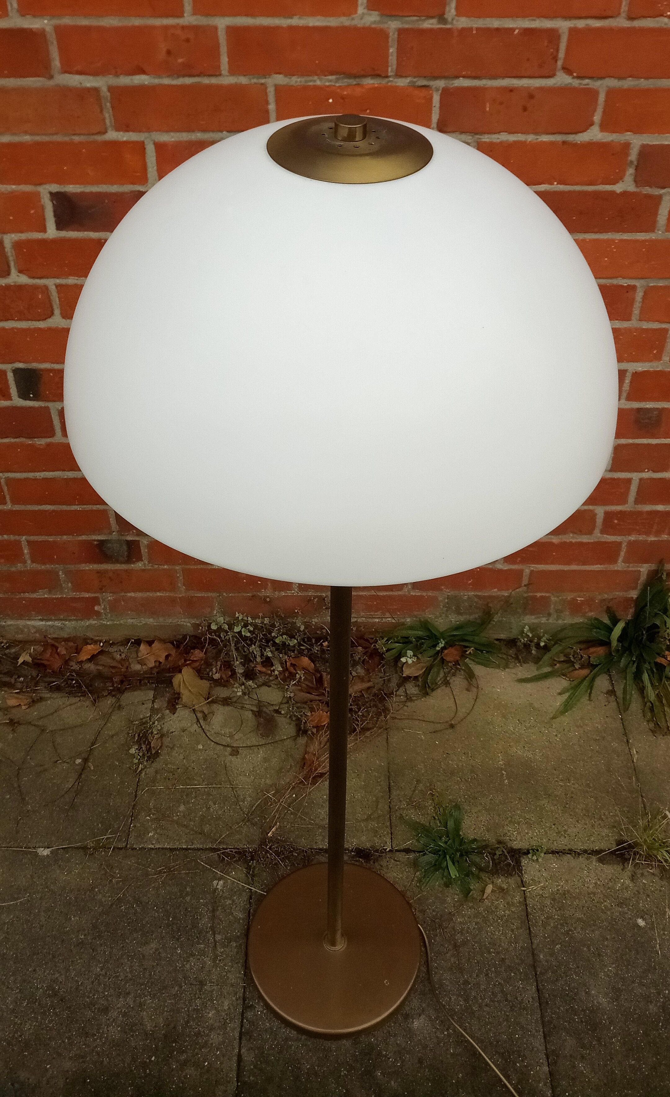 Brass floorlamp by Swiss International