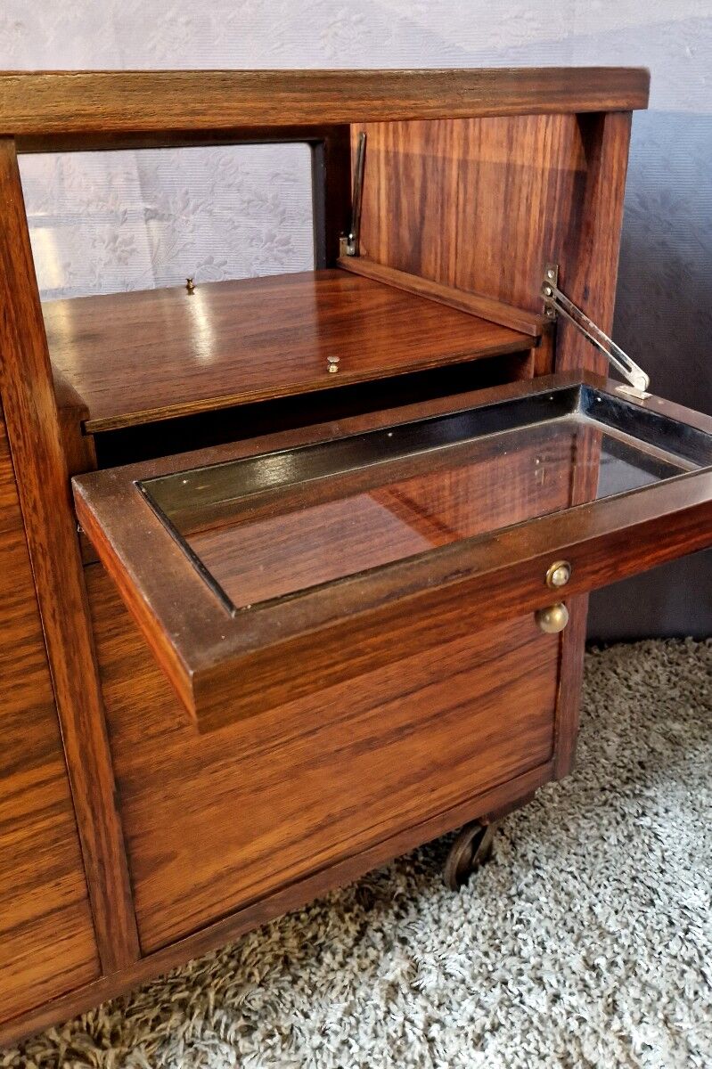 Art Deco mobile dessert bar