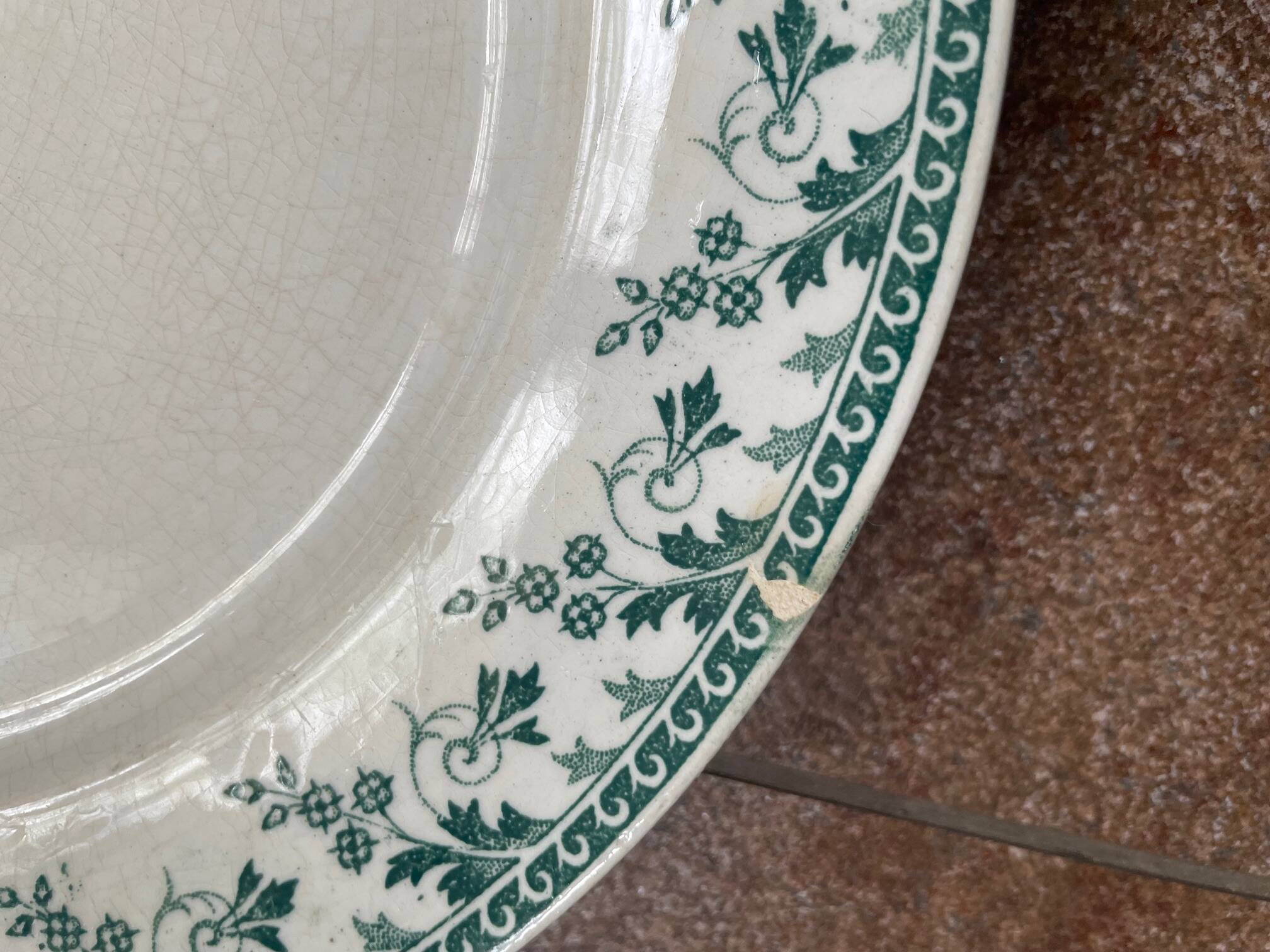6 flat plates in opaque Gien porcelain, Montigny pattern