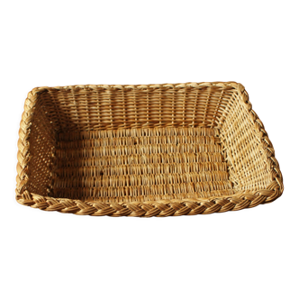 Braided wicker basket basket