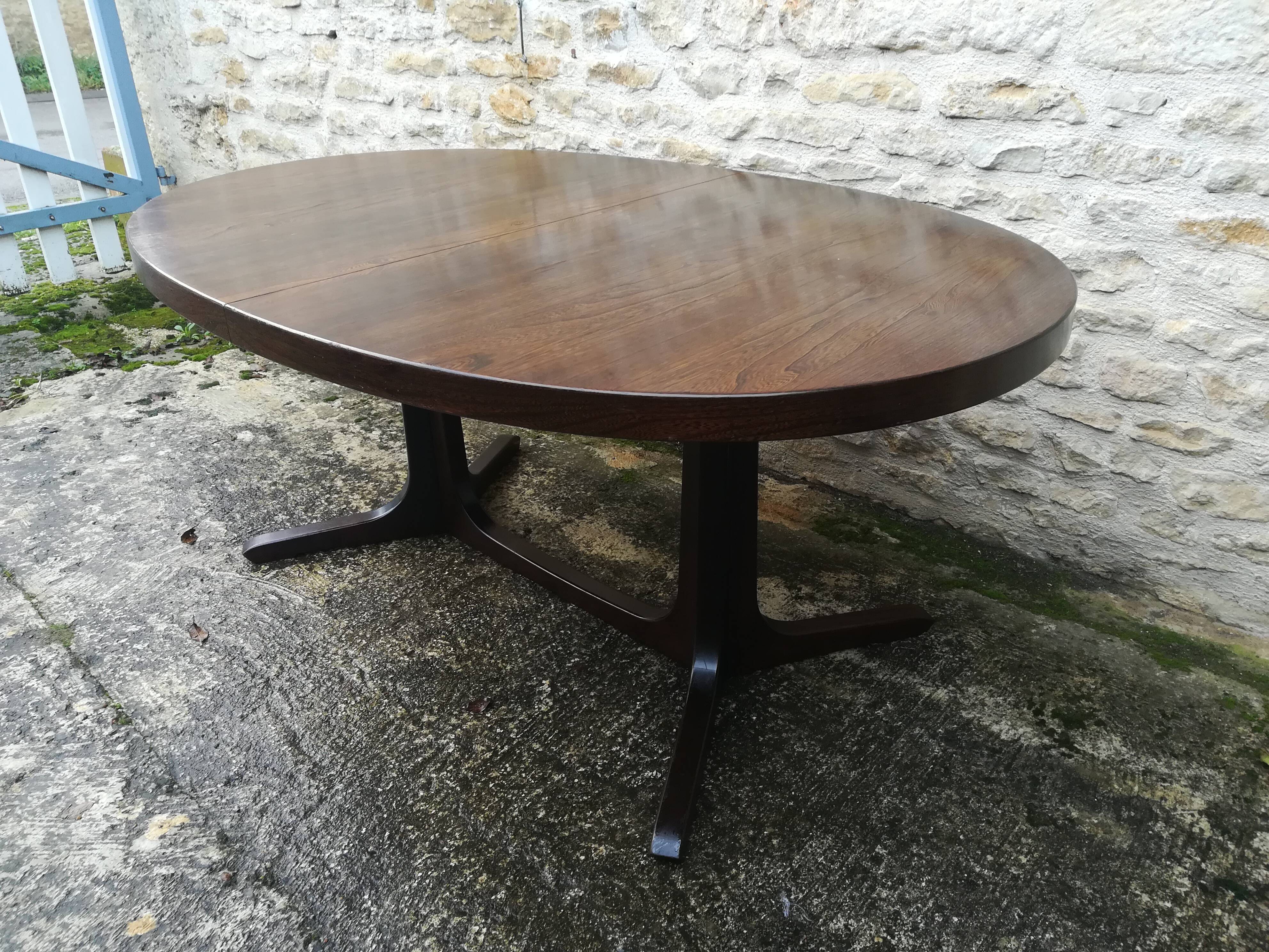 Scandinavian extendable table 2 extensions