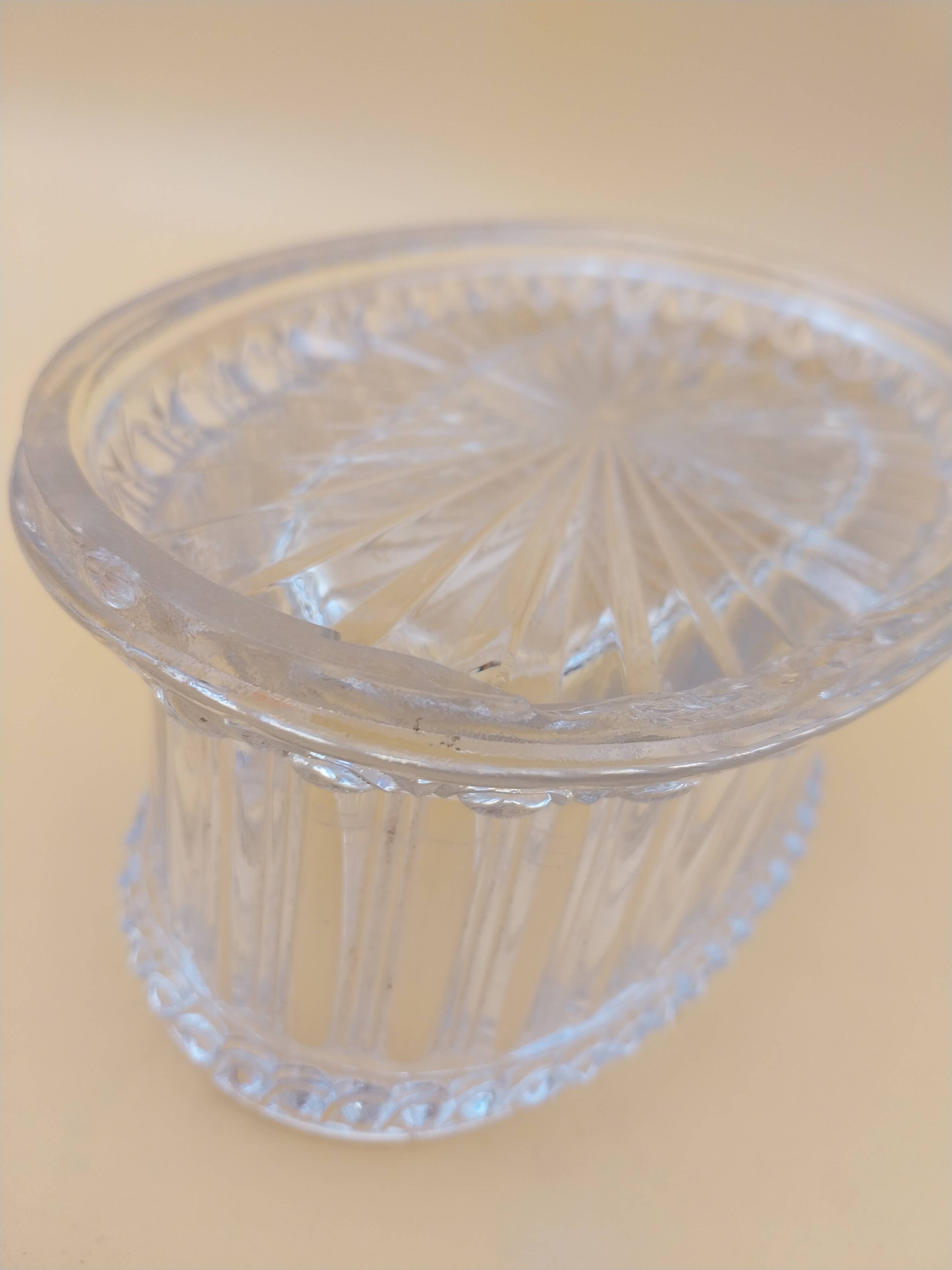 Baccarat crystal sweet box with snail child decoration