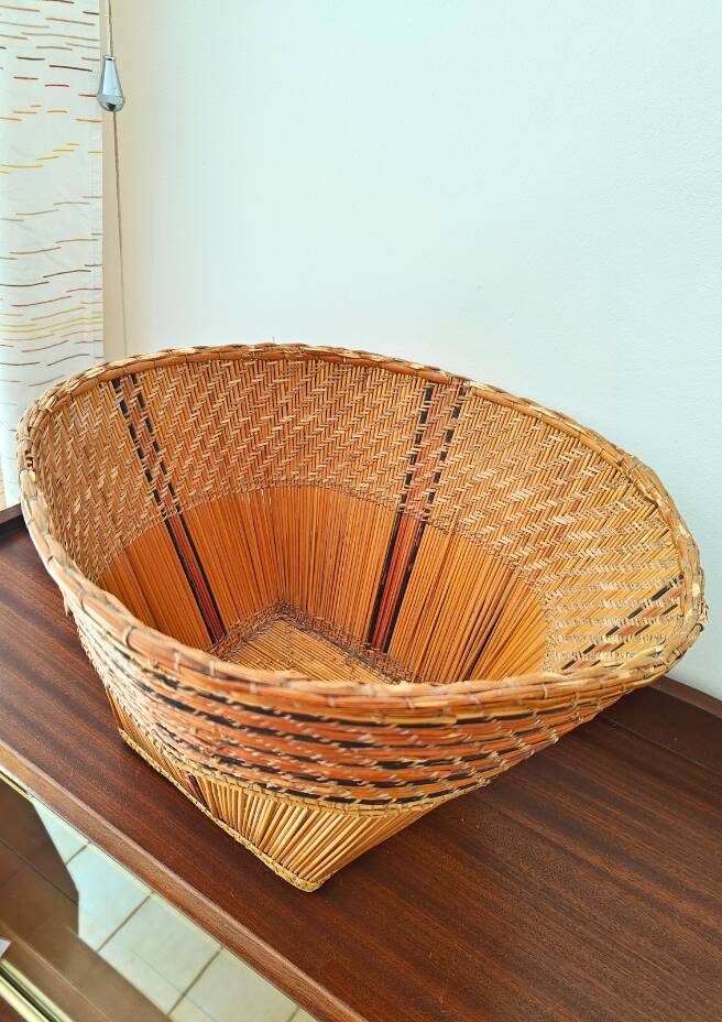 Vintage Mossi woven straw basket - Handicraft