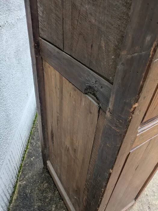 Rustic oak column cabinet