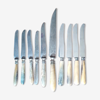 10 horn handle knives including 4 Berthier Valence - 5 logo with the crown 202