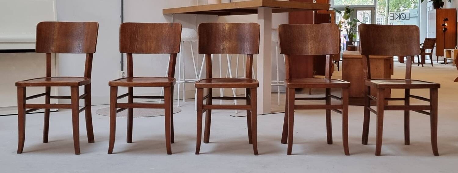 Chaises du milieu du siècle