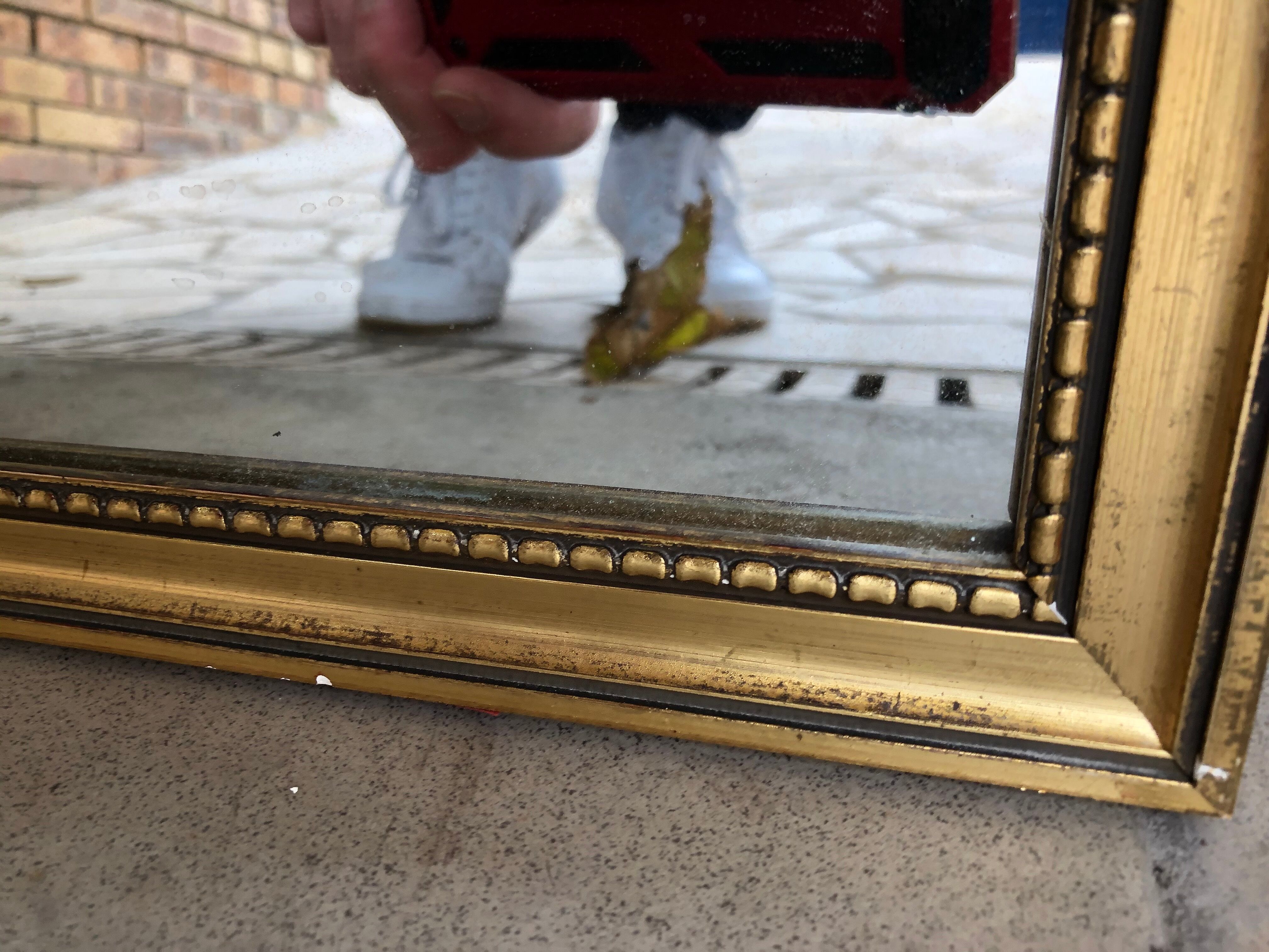 Miroir en bois doré