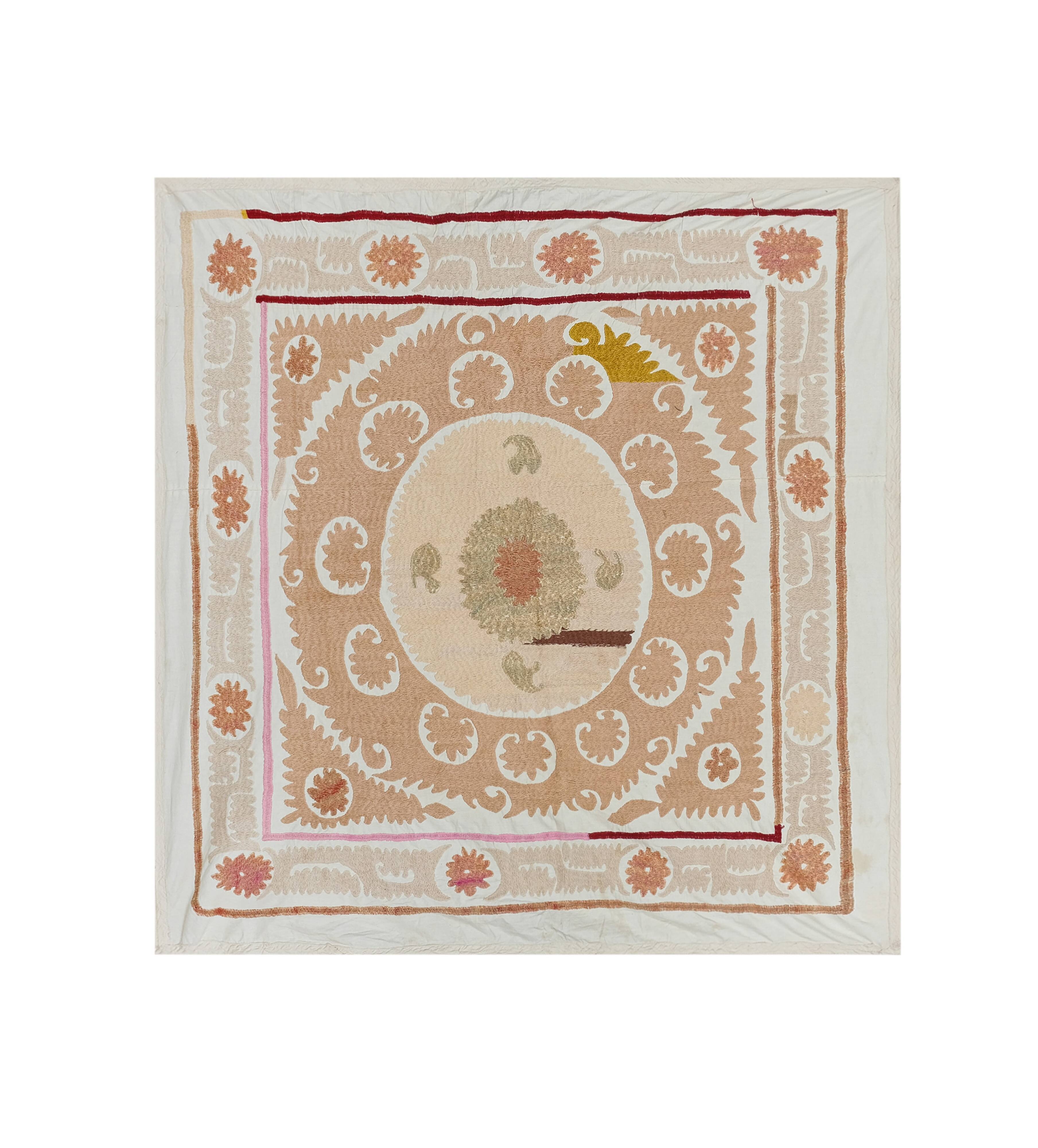 Hand knotted rug, vintage Turkish rug 116x124 cm