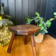 Paire de tabourets tripodes artisanaux