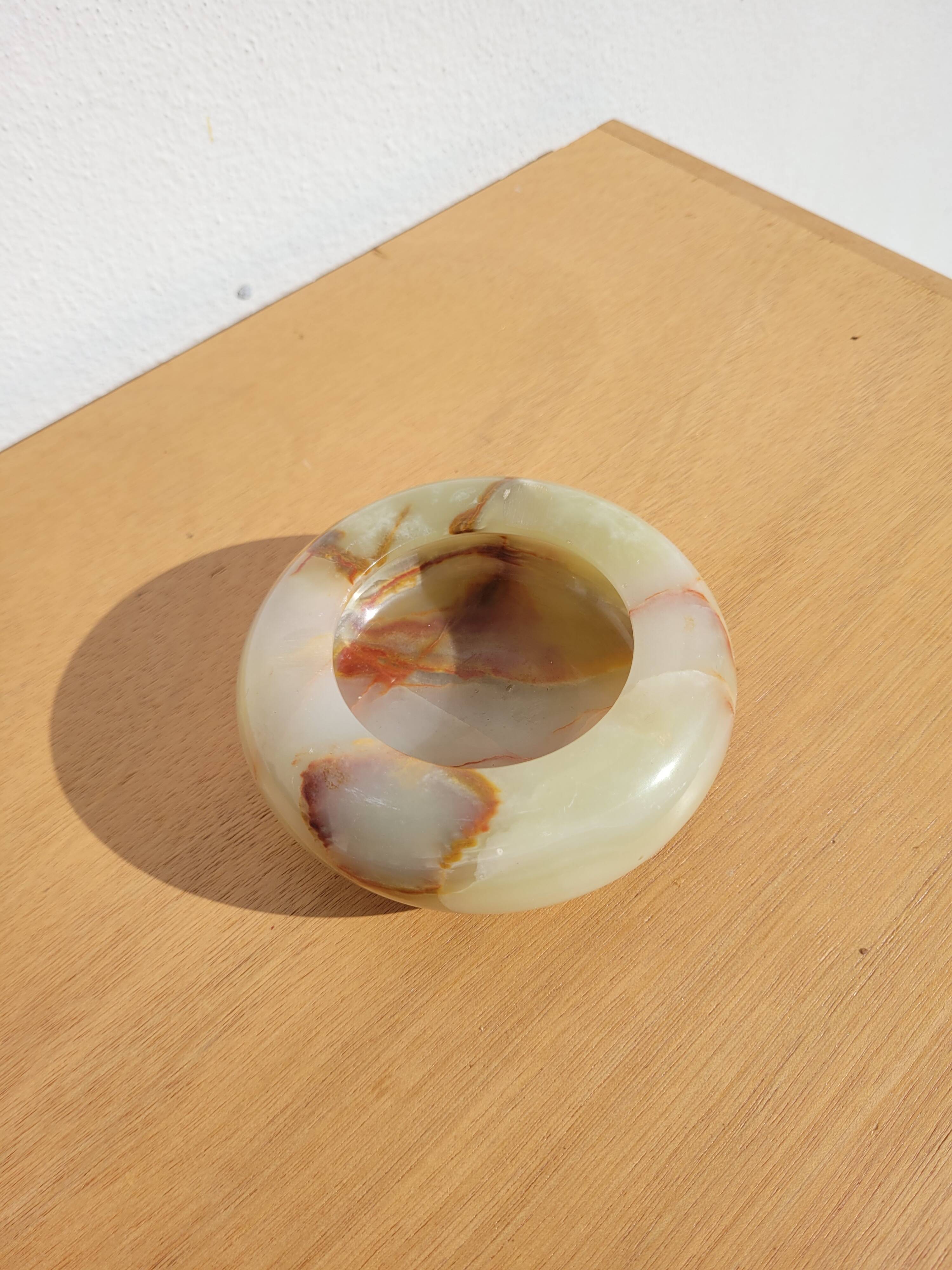 Small ashtray in onyx marble