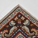 Kilim persan tons crème et bordeaux, motifs floraux élégants vintage
