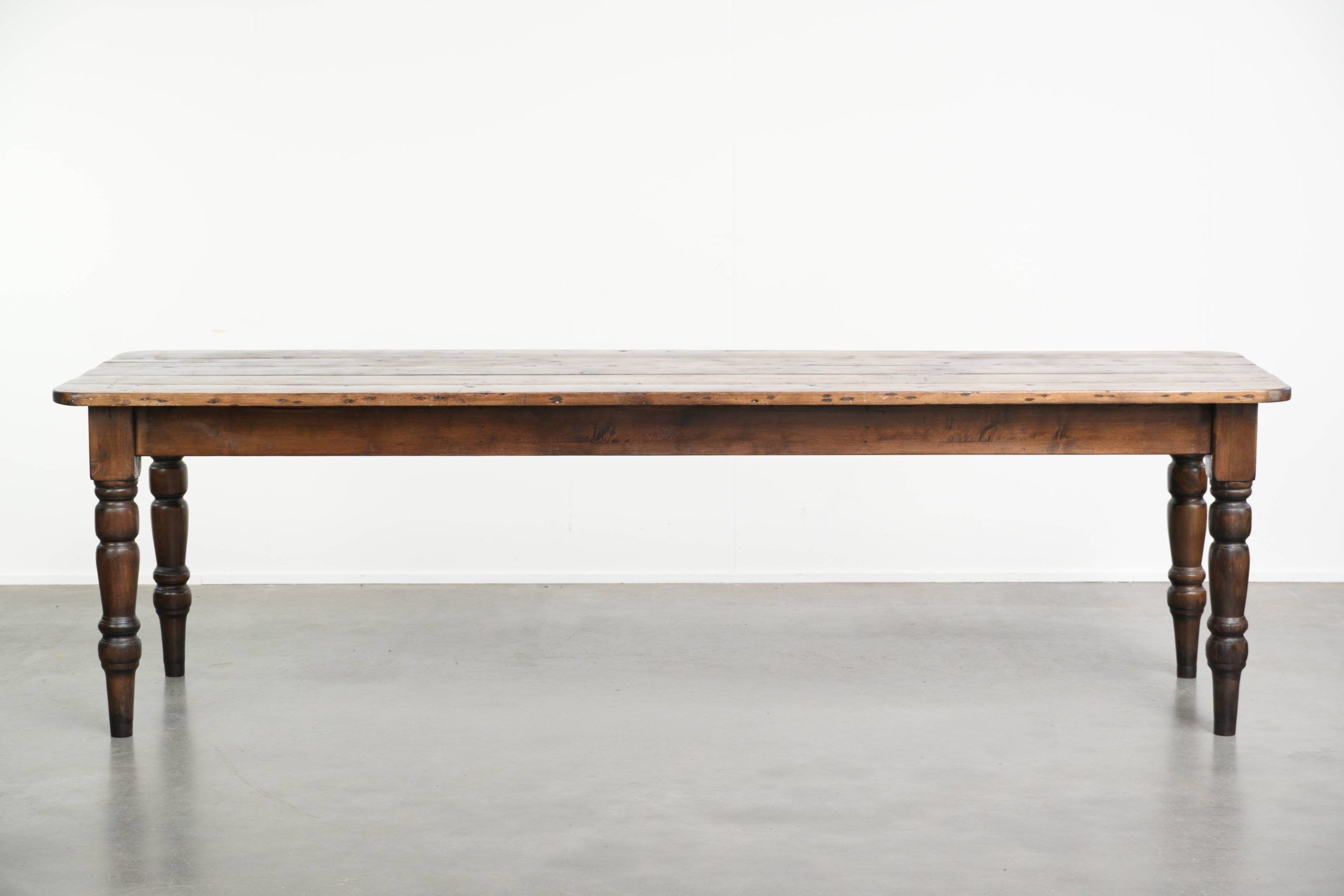 Antique English 19th-century farmhouse dining table made of pinewood