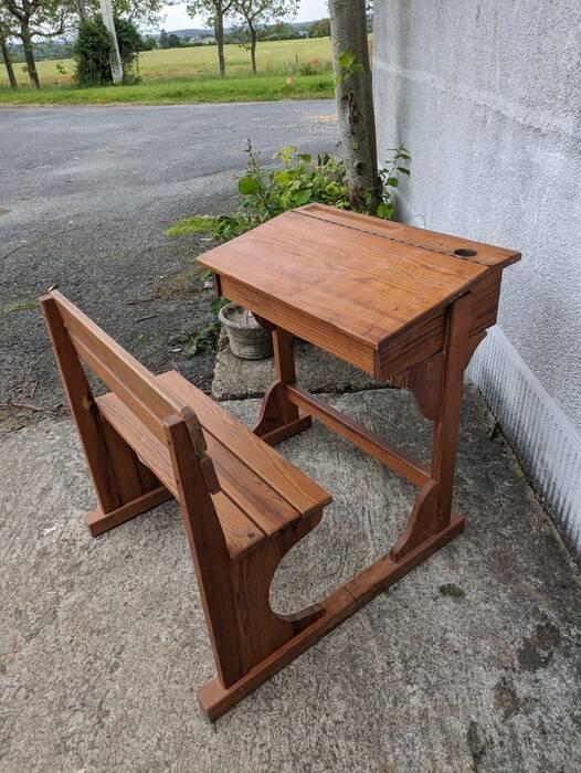 Children's desk, desk