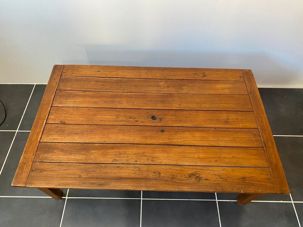 Solid wood coffee table with 1 drawer