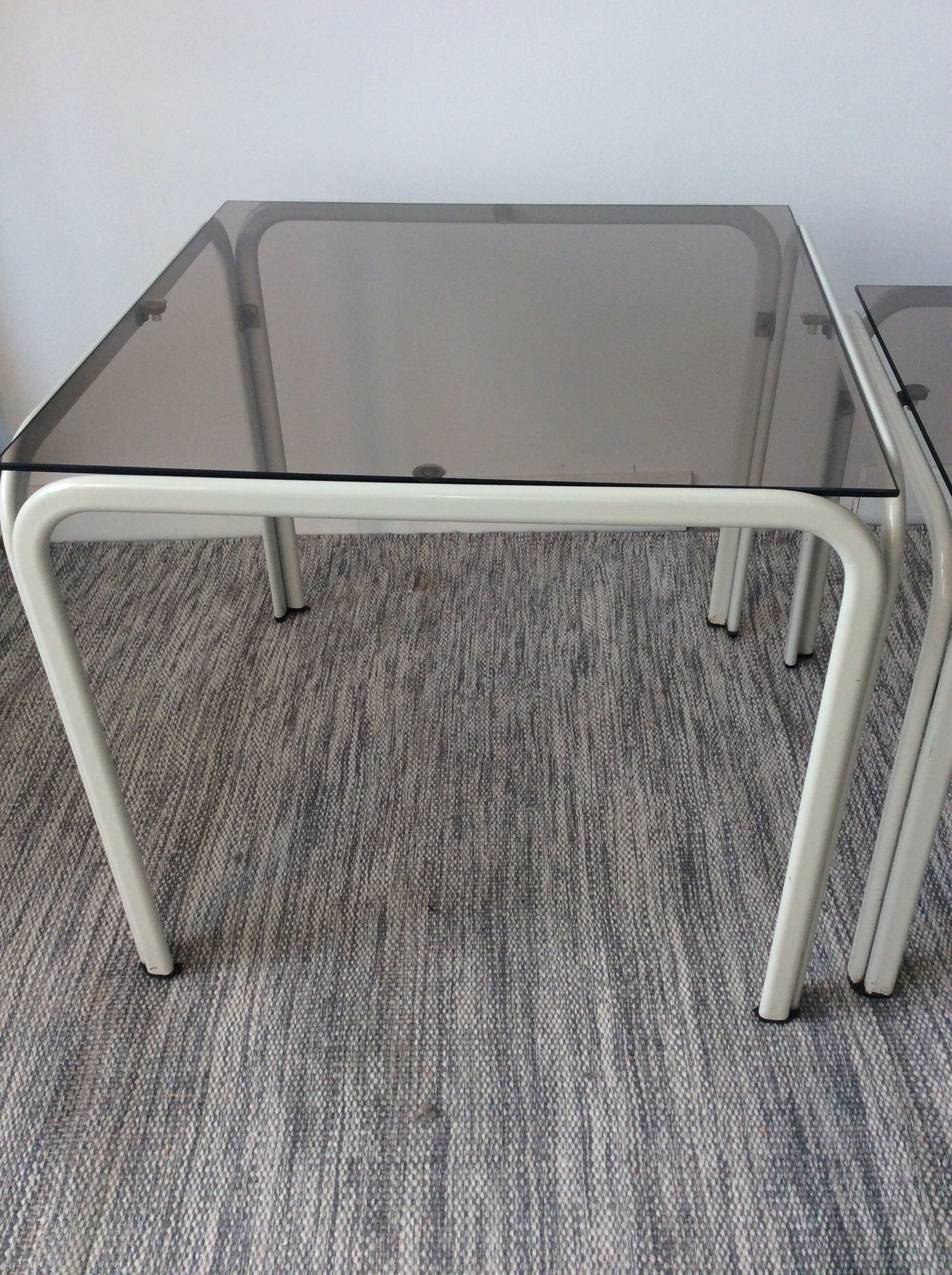 Series of 3 vintage pull-out tables from the 70s