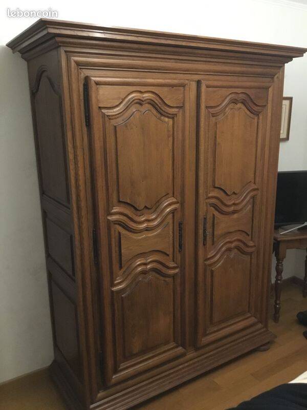 Louis XIII style wardrobe in solid oak wood