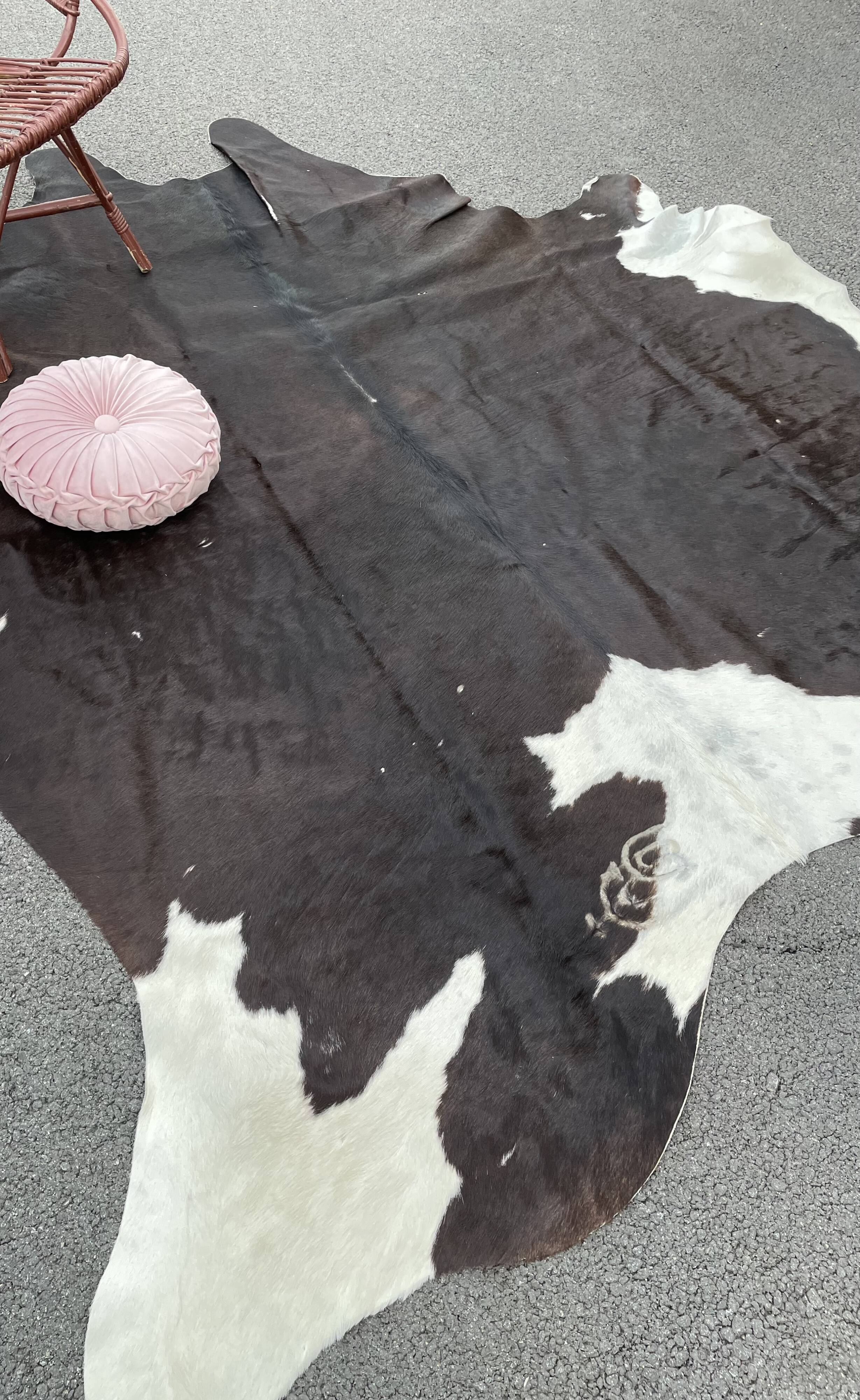 Cowhide mat 210x250cm