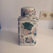 Bonbonnière à motifs asiatiques en porcelaine