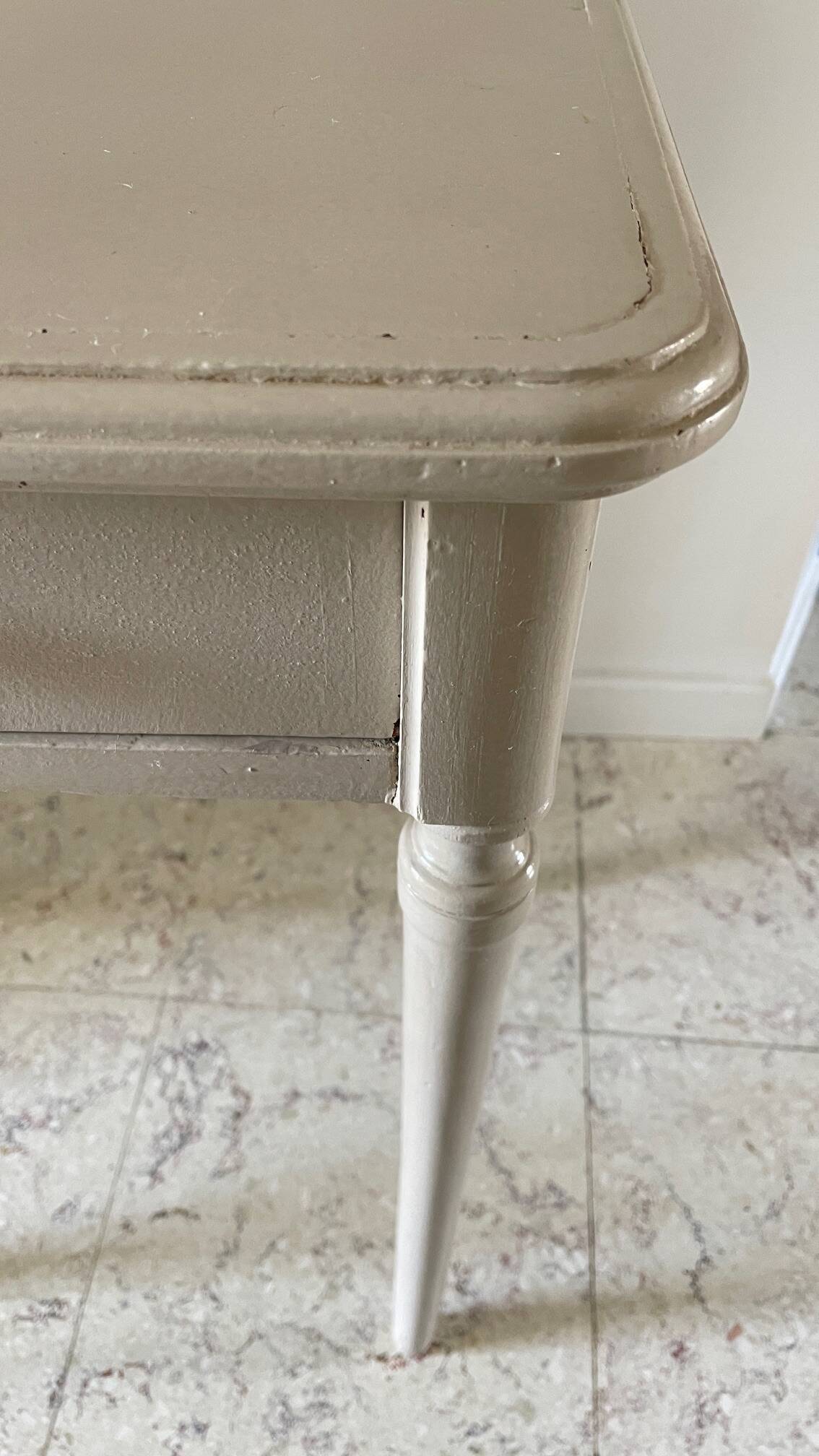 Antique bedside table with 1 drawer