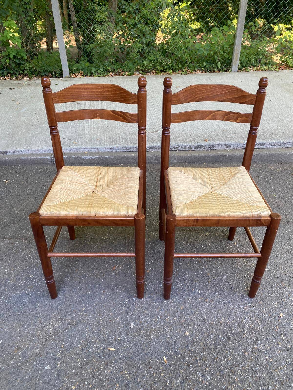 2 chaises de cuisine carrées en bois massif paillées