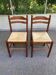 2 chaises de cuisine carrées en bois massif paillées