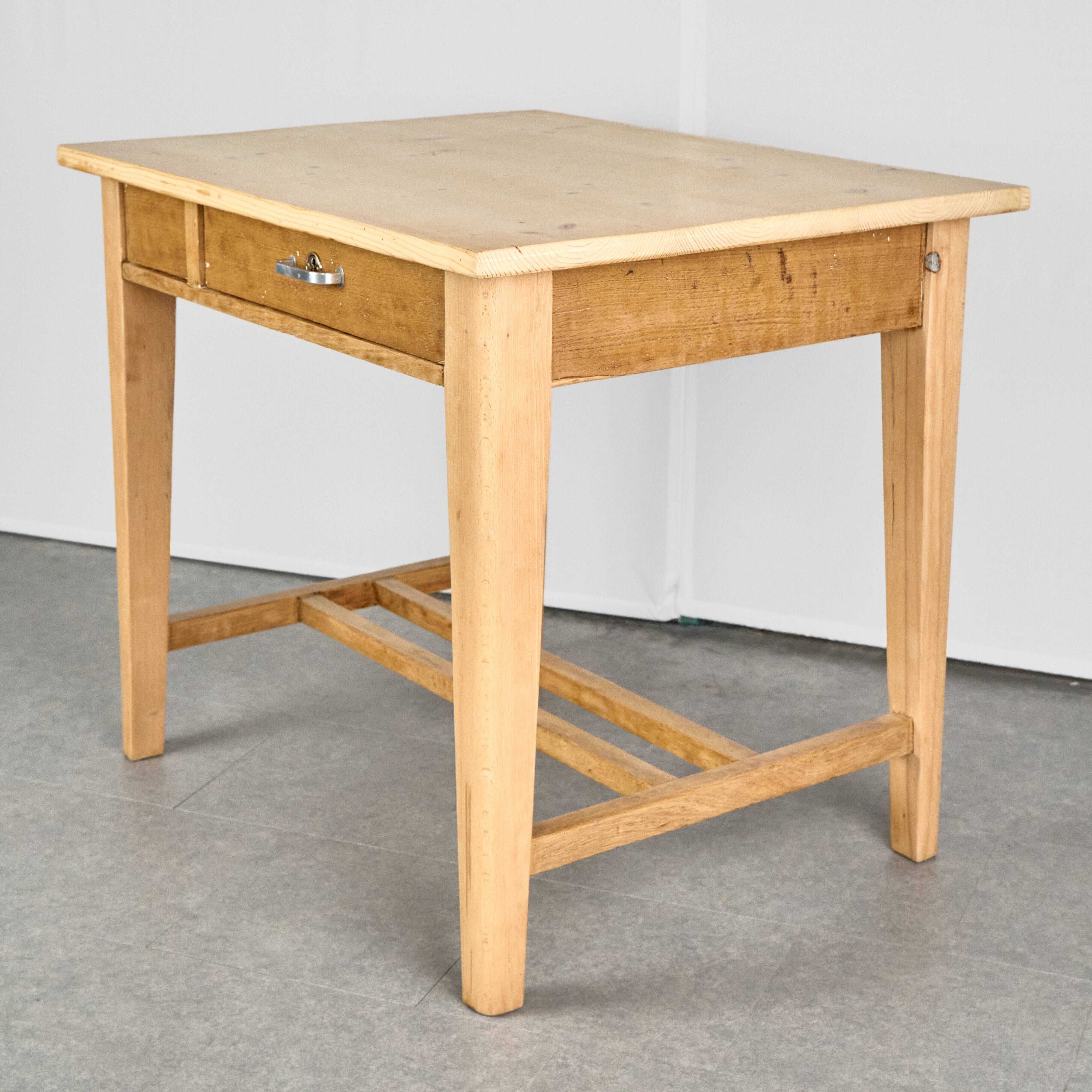 Table en bois vintage, Tchécoslovaquie