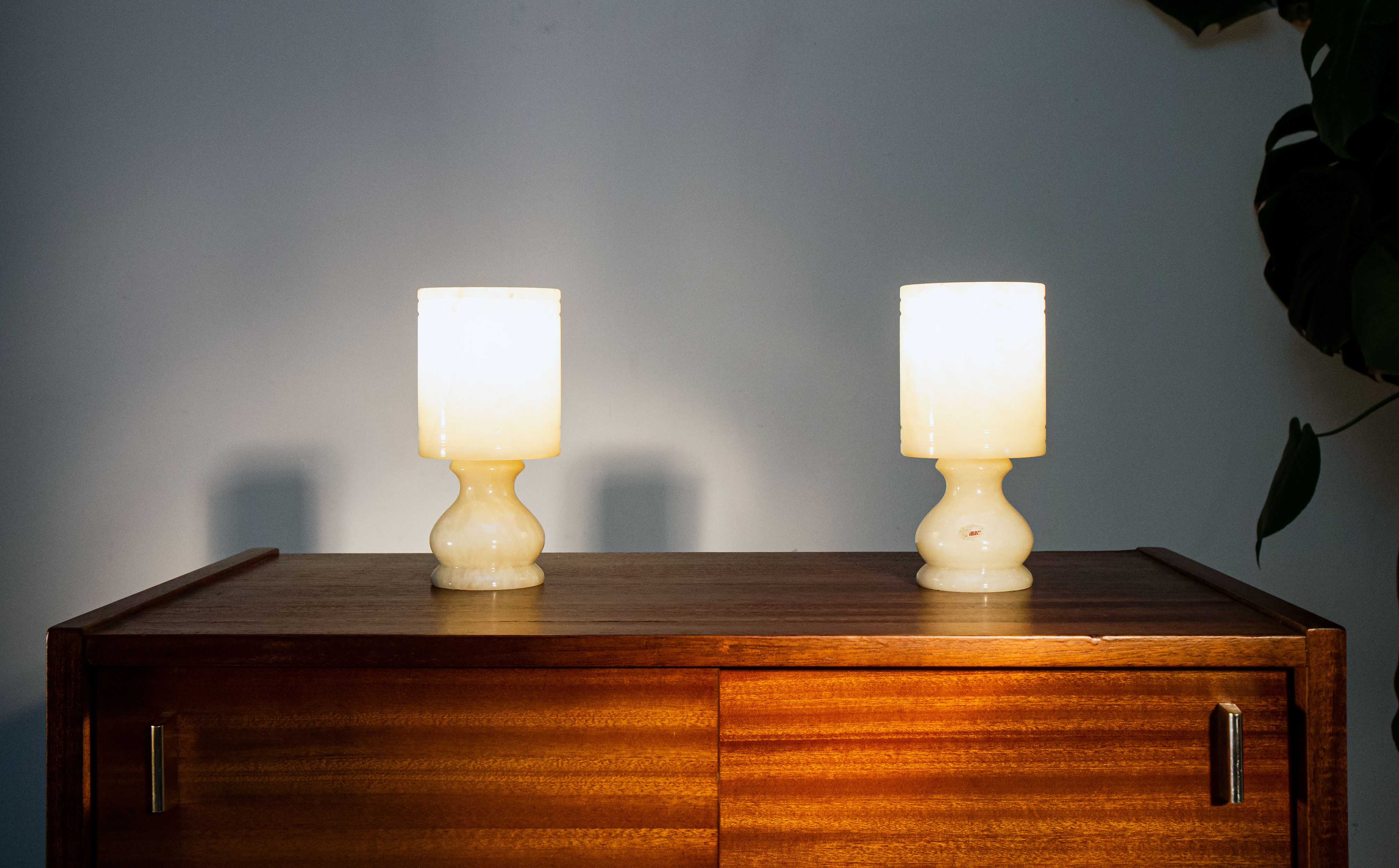 Paire de lampes en albâtre , vintage 1970