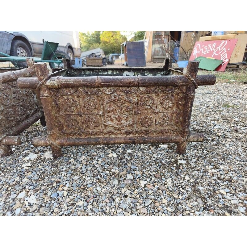 Pair of cast iron planters from 1900 in Charleville - Mézières