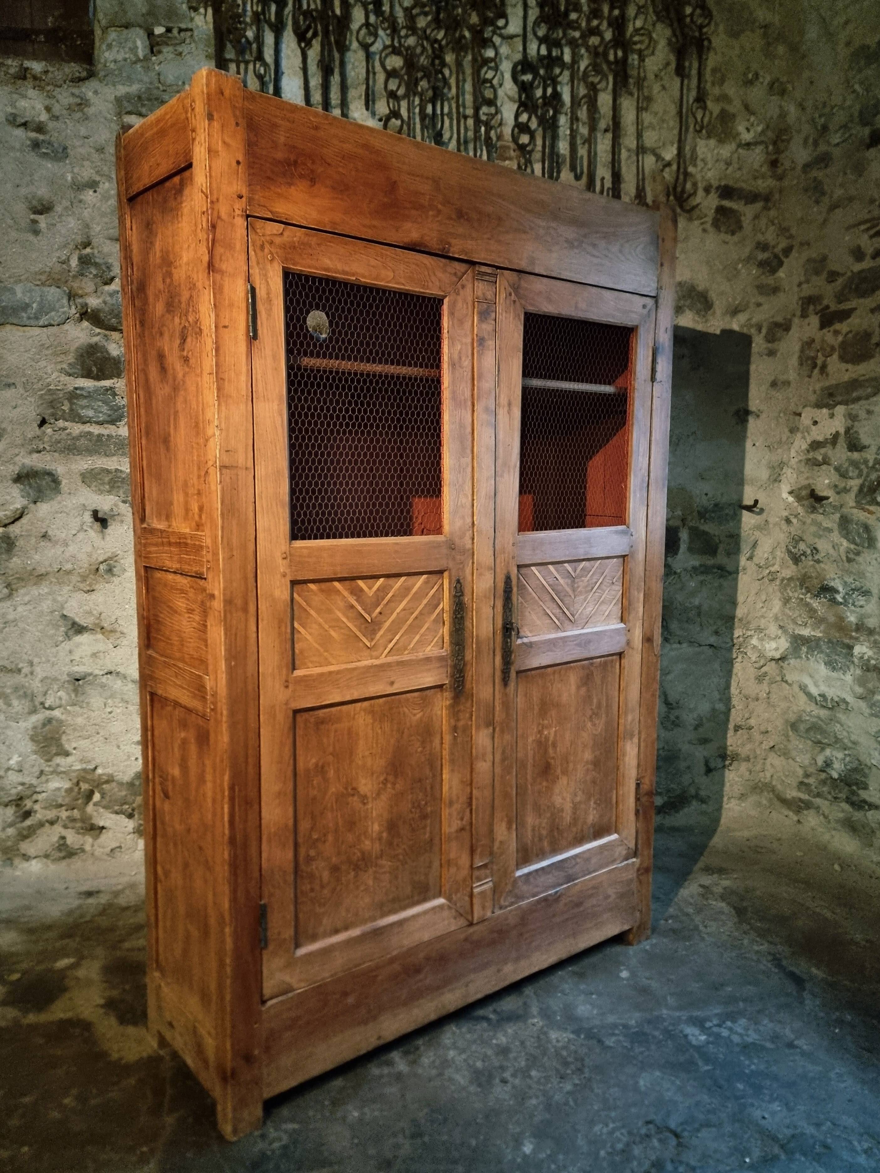 Armoire / placard français ancien – XIXe siècle