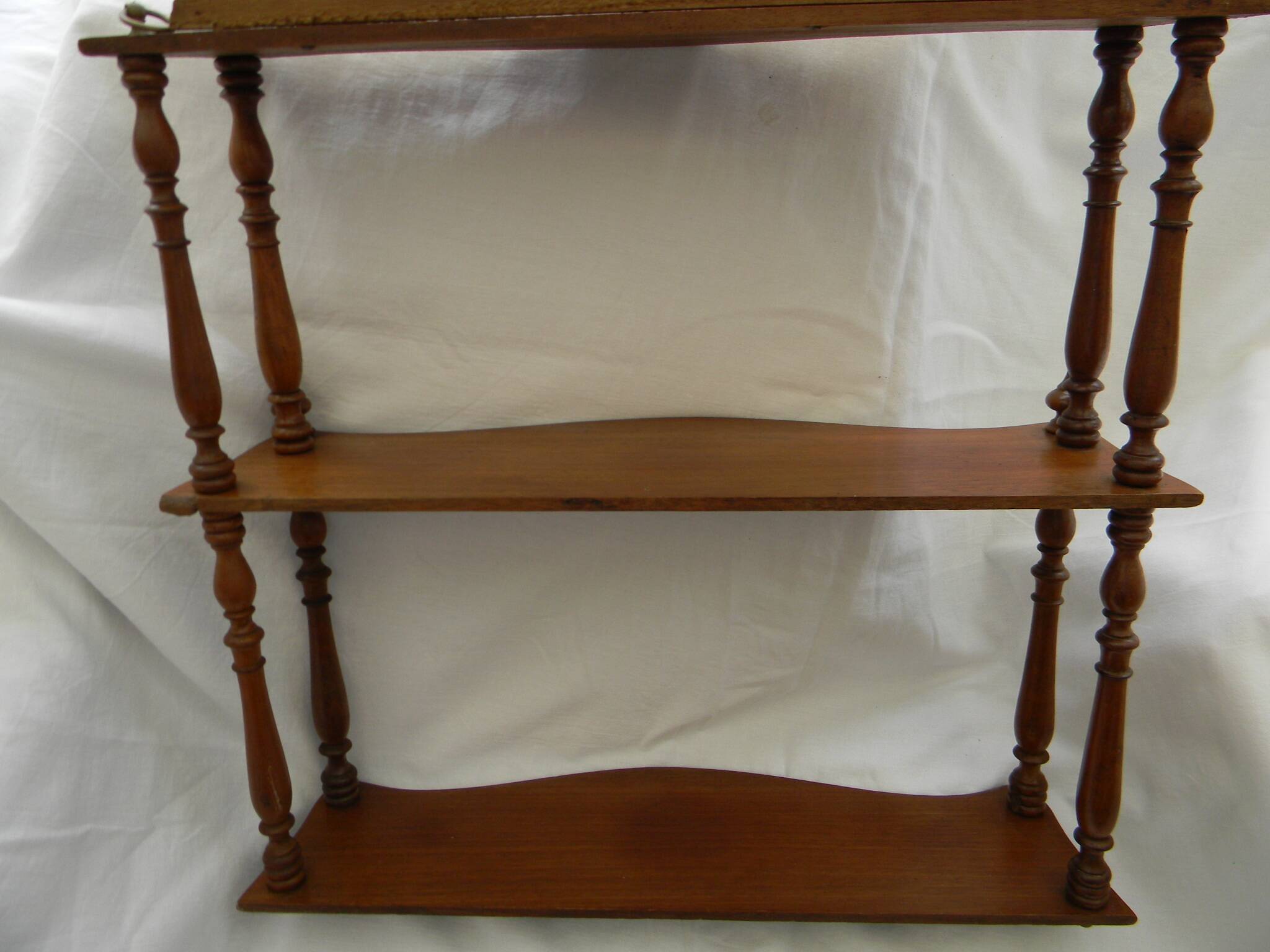 Antique mahogany shelf, 19th century.