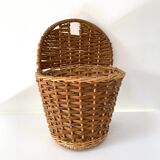Ancien cache-pot en rotin à suspendre