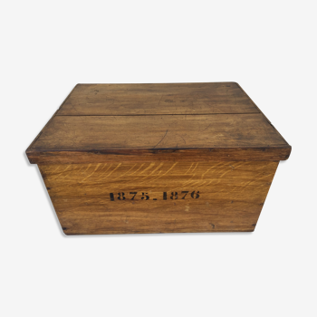 Ancienne caisse en bois avec couvercle époque fin 19ème siècle