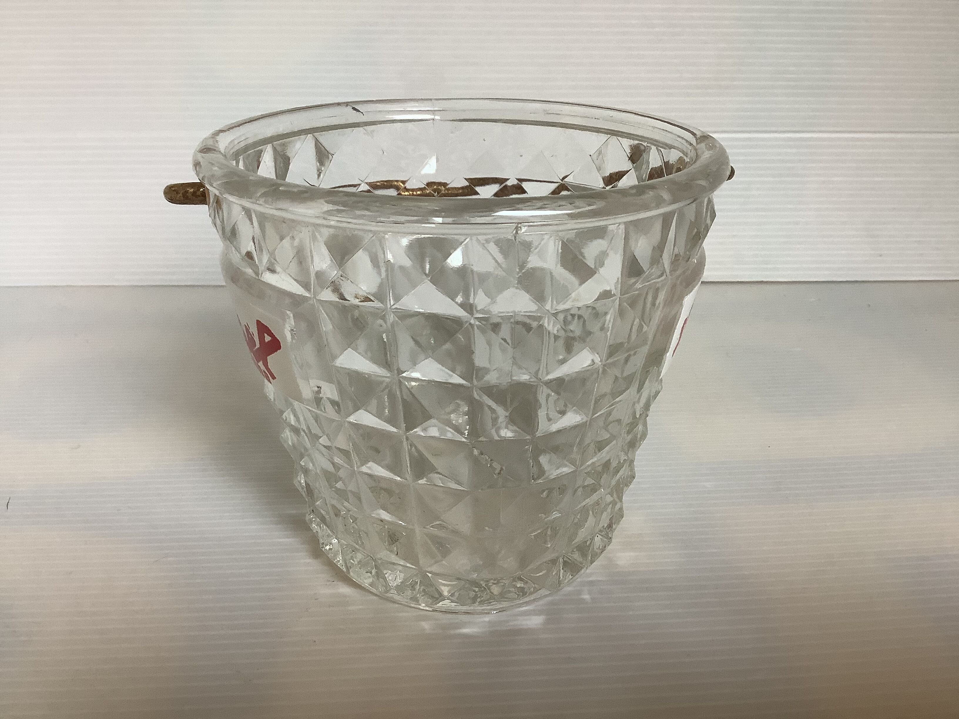 Ancient ice bucket Saint Raphael Cinchona