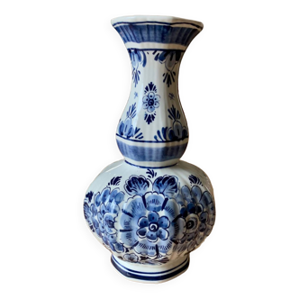 Delft vase