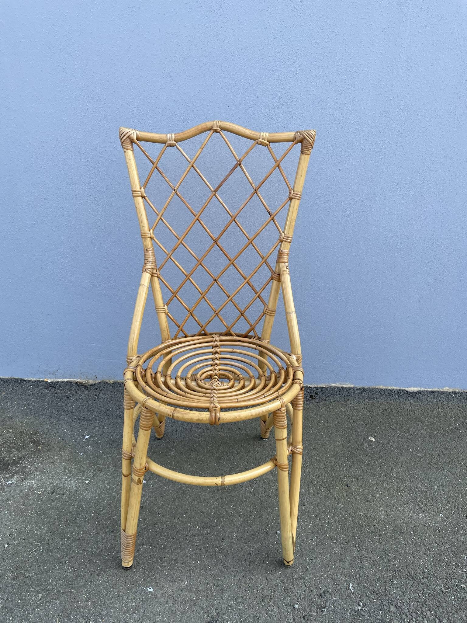 Chaises en rotin  à croisillons