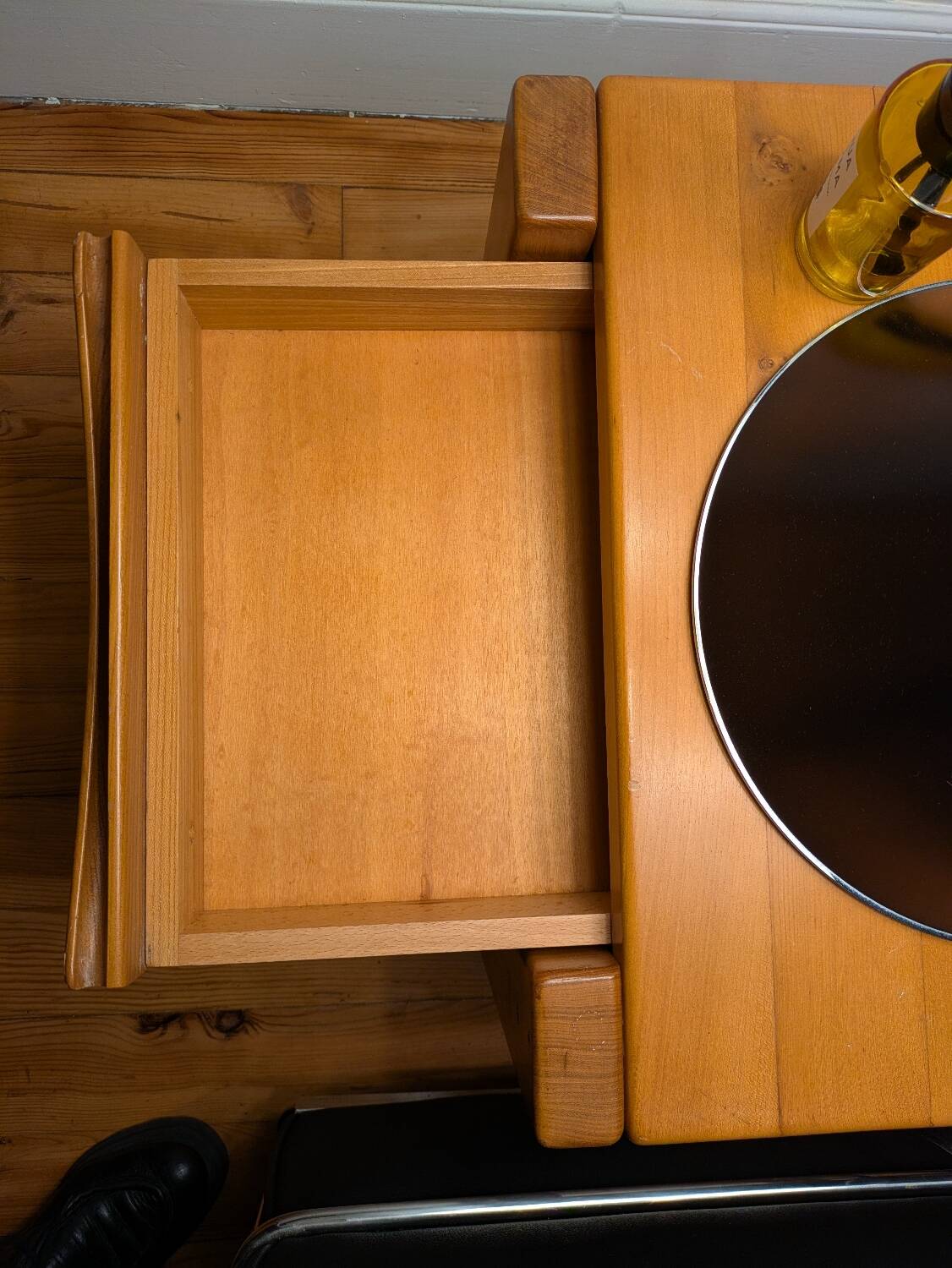 Maison Regain bedside table