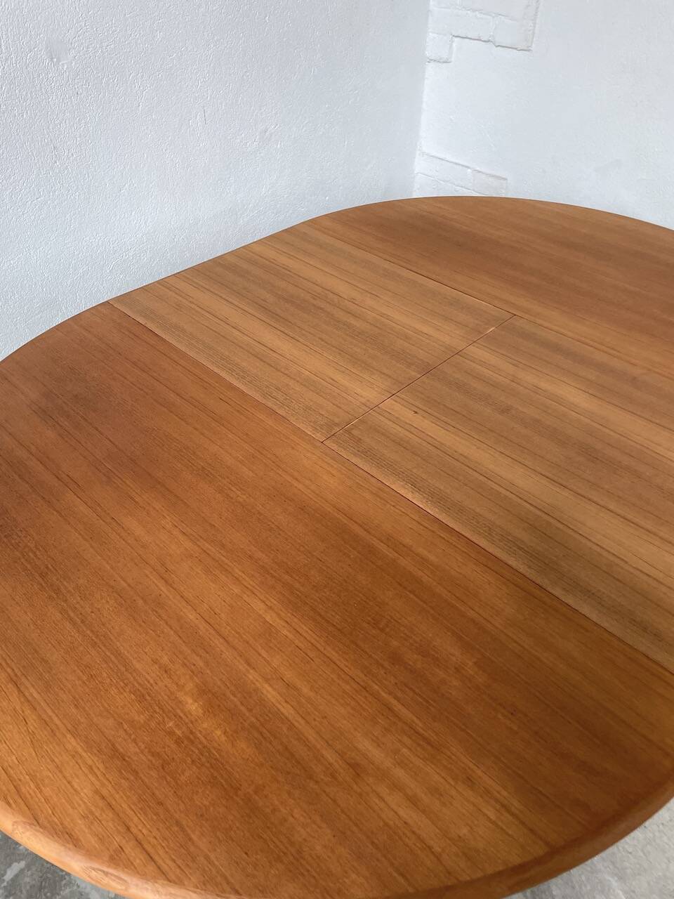 Scandinavian round teak table with extension