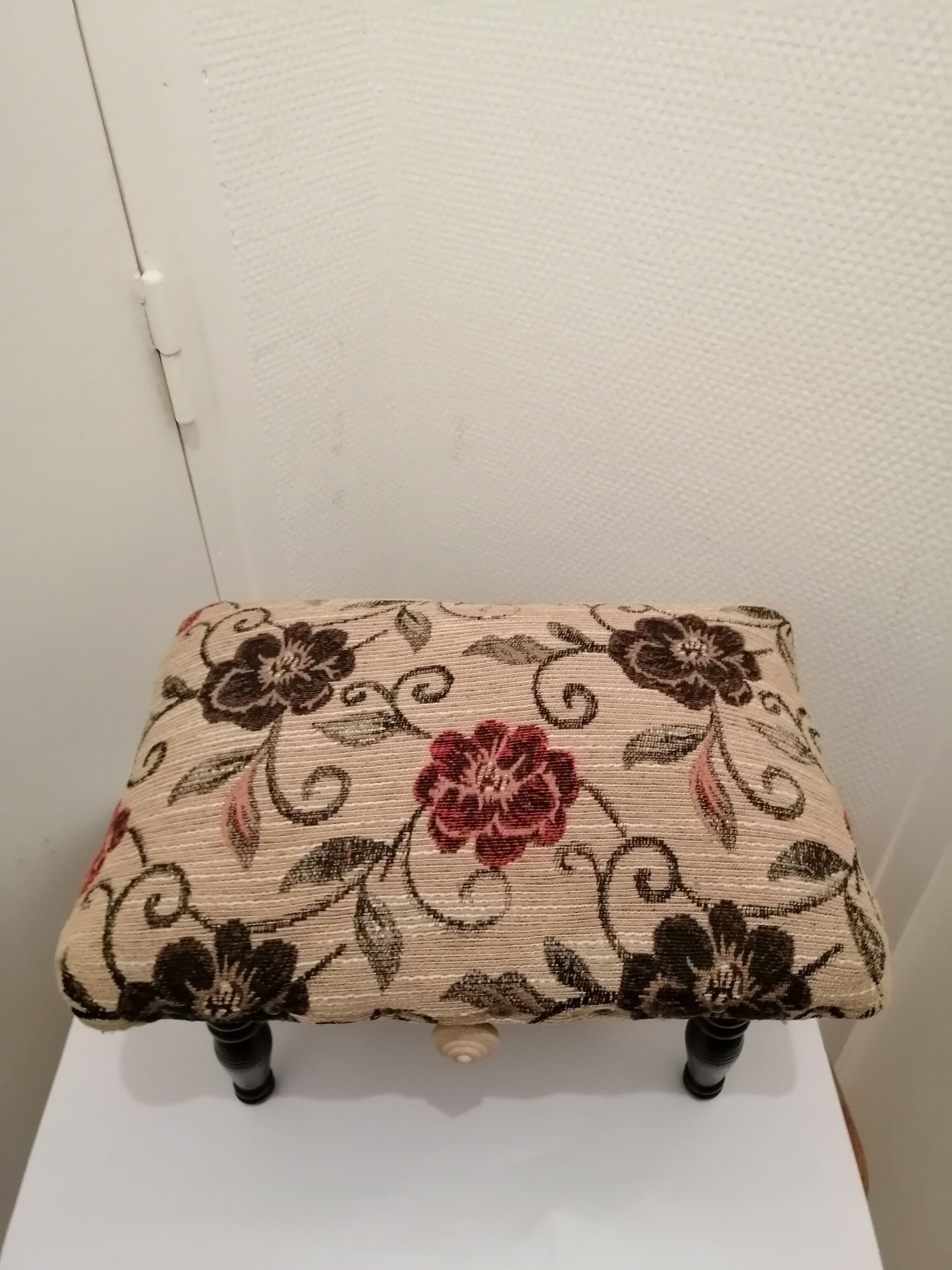 Antique footrest stool in wood and fabric