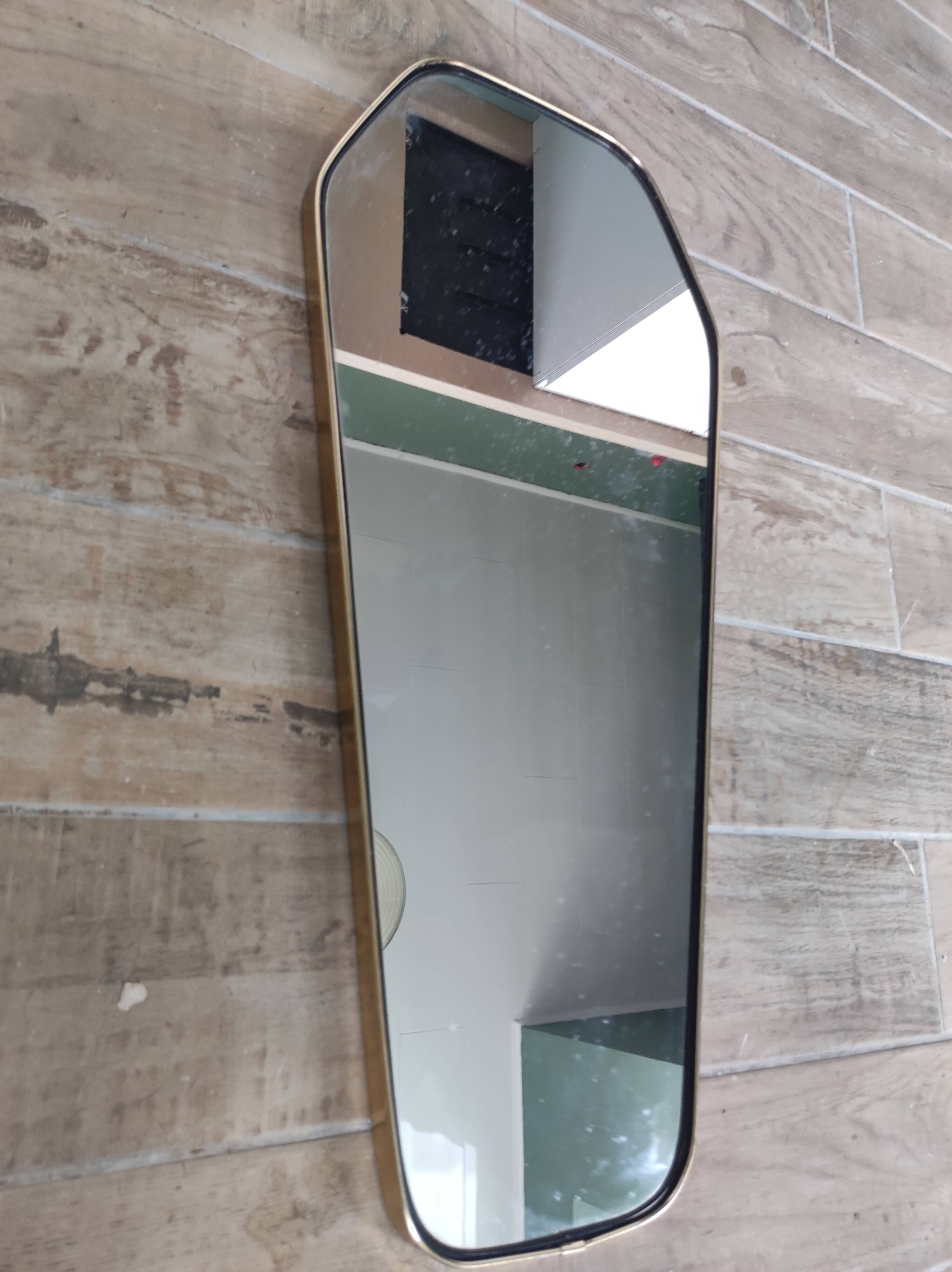 Asymmetrical mirror free-form rearview mirror