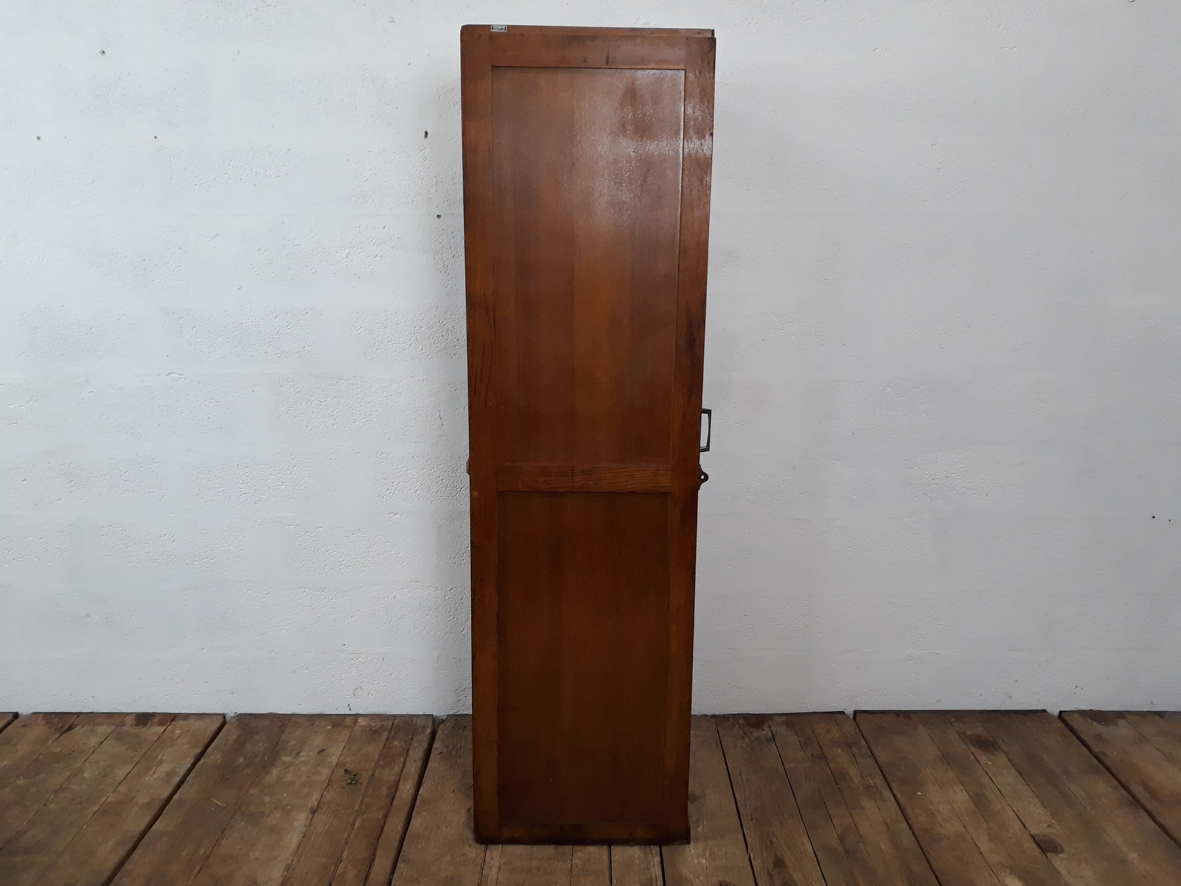 Armoire parisienne vestiaire vintage