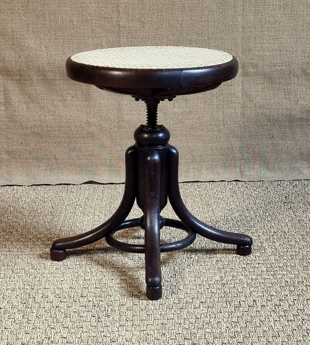 Piano thonet or workshop stool
