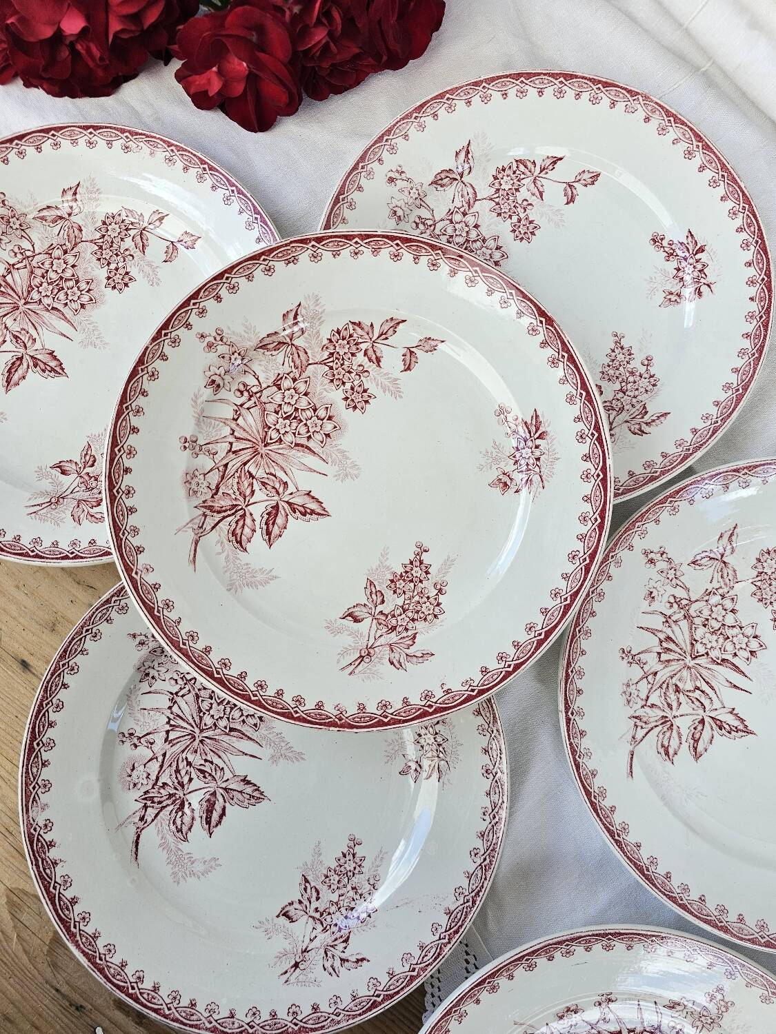 “Margot” flat plates Terre de Fer