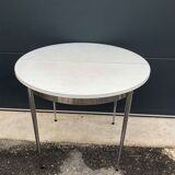 Round formica table