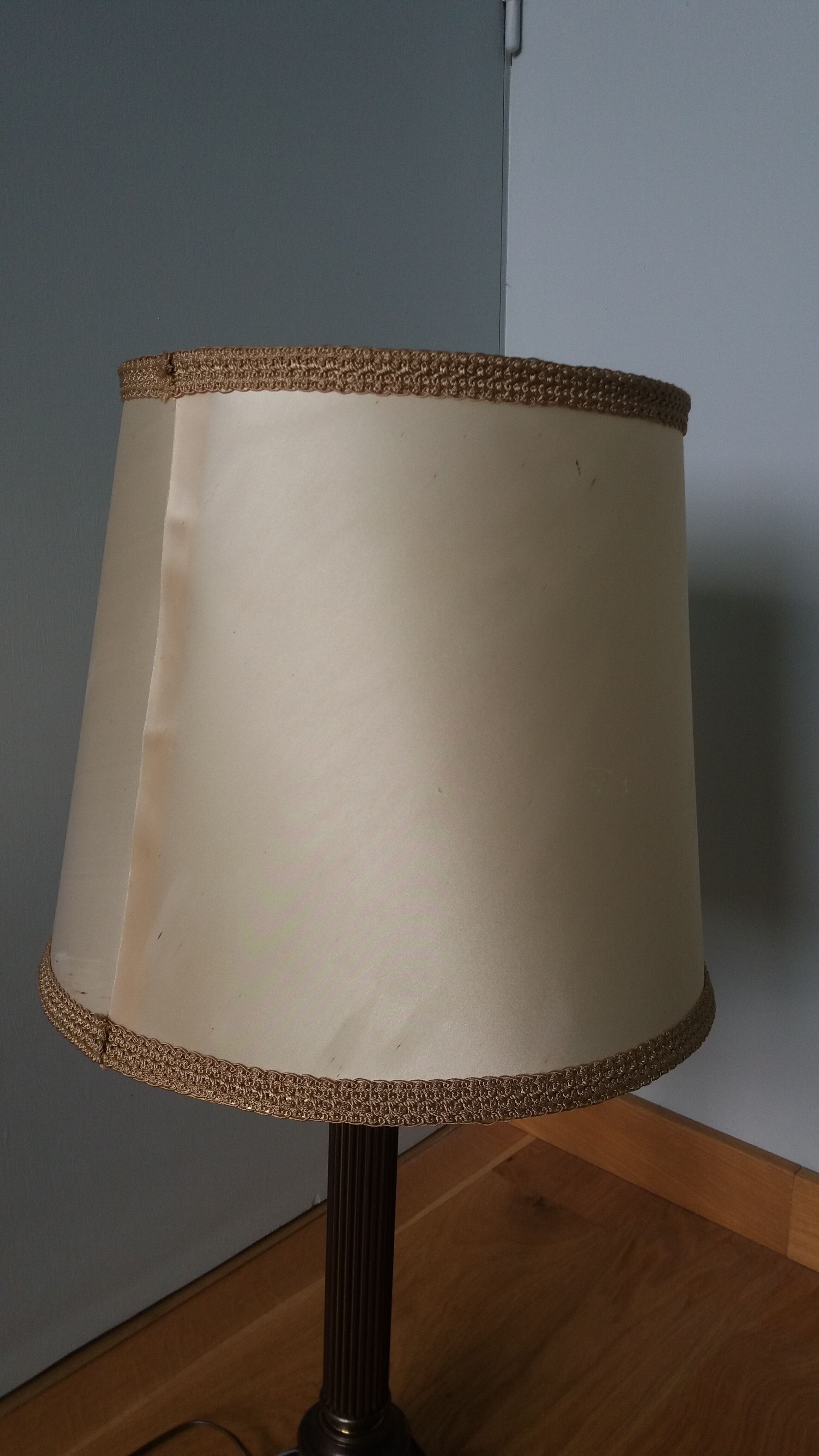 Antique column lamp in marble and gilded metal