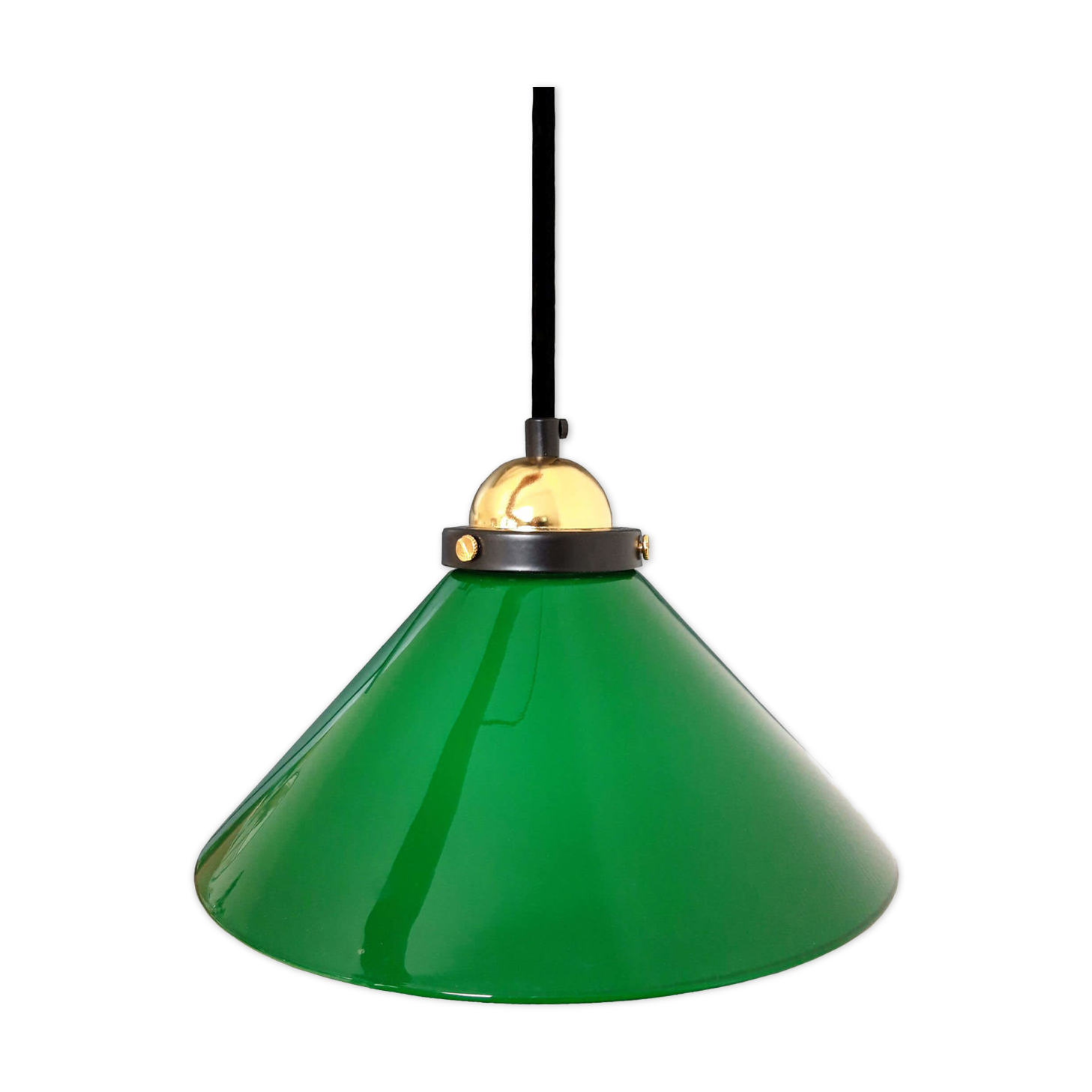 Green opaline suspension