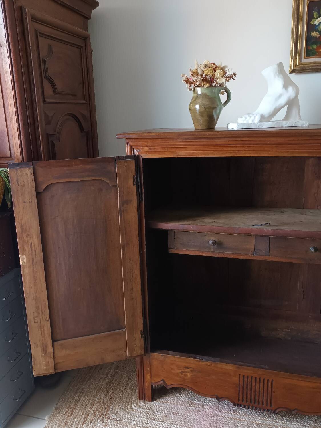 High walnut sideboard, early 20th century