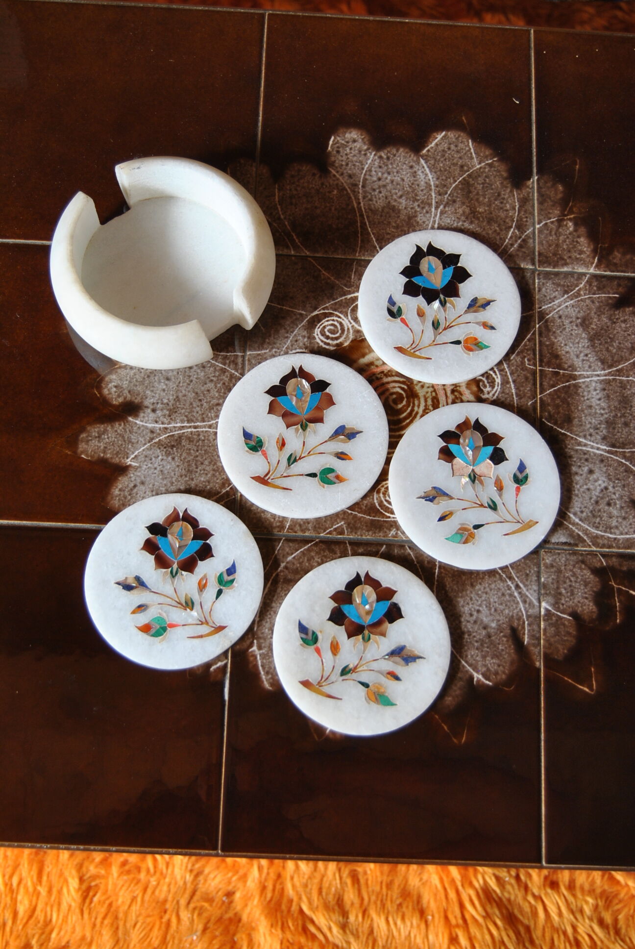 Set of 5 marble and inlaid stone coasters - Artisanal