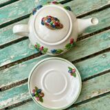Teapot with fruity decoration