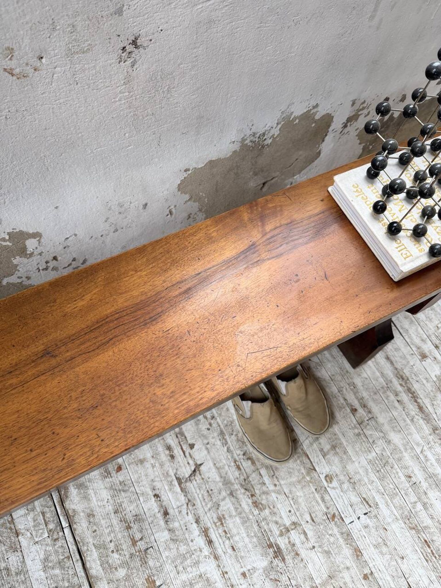 Paire de bancs noyer 1900