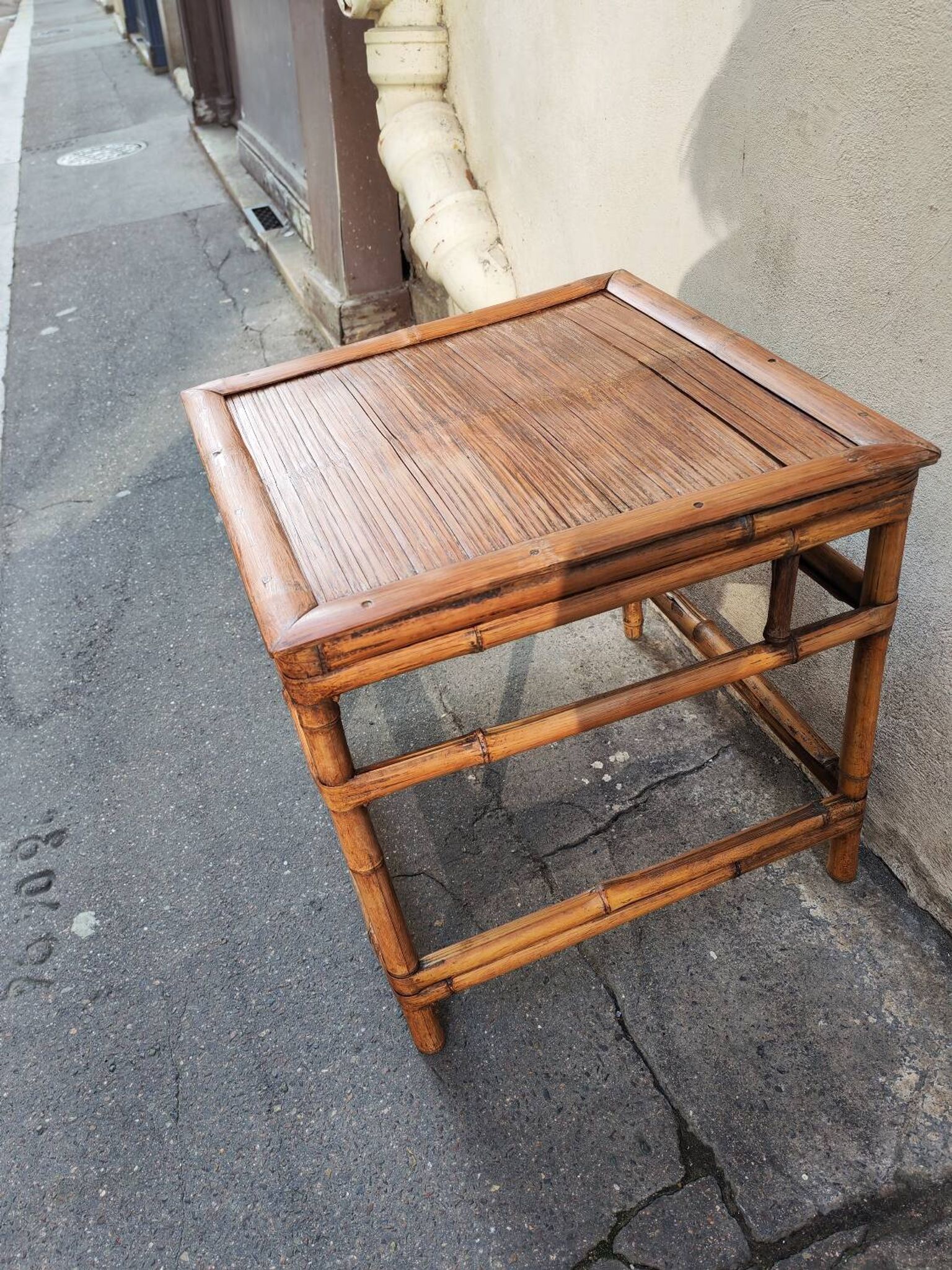 Table basse en bambou